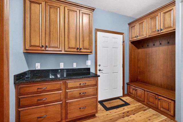 1216 E APPLE CREEK ROAD, Appleton, WI 54913