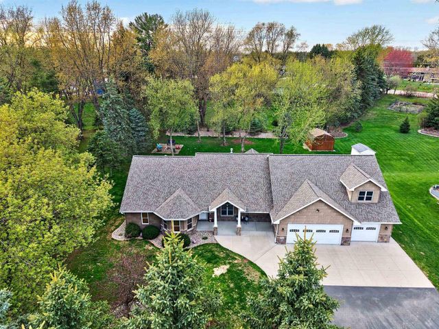 1216 E APPLE CREEK ROAD, Appleton, WI 54913