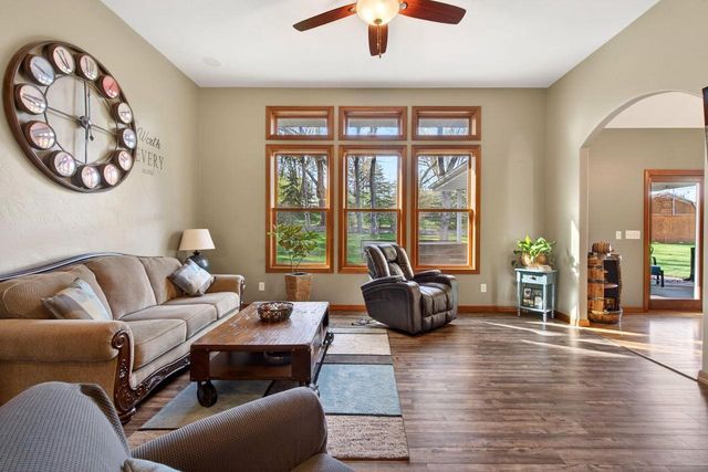 1216 E APPLE CREEK ROAD, Appleton, WI 54913