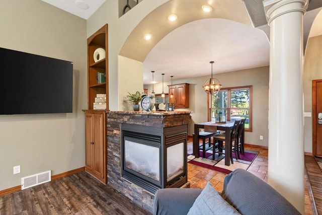1216 E APPLE CREEK ROAD, Appleton, WI 54913