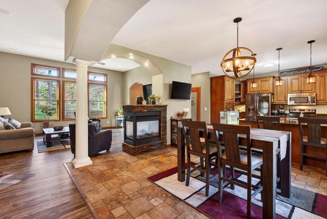 1216 E APPLE CREEK ROAD, Appleton, WI 54913