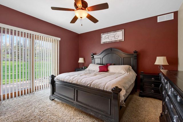 1216 E APPLE CREEK ROAD, Appleton, WI 54913