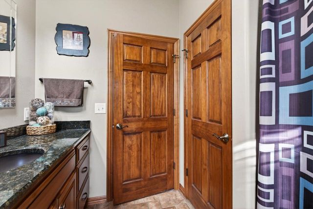1216 E APPLE CREEK ROAD, Appleton, WI 54913