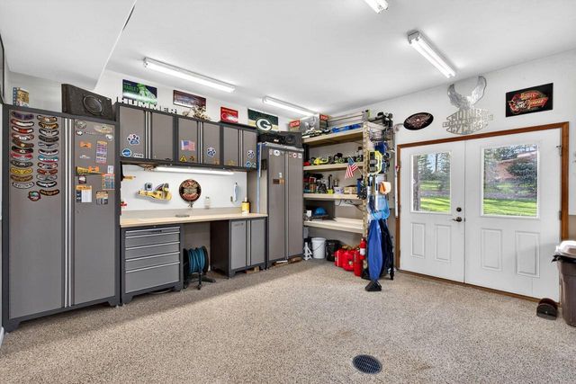 1216 E APPLE CREEK ROAD, Appleton, WI 54913