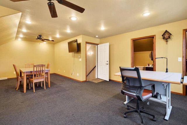 1216 E APPLE CREEK ROAD, Appleton, WI 54913