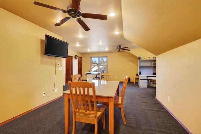 1216 E APPLE CREEK ROAD, Appleton, WI 54913