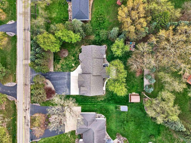 1216 E APPLE CREEK ROAD, Appleton, WI 54913