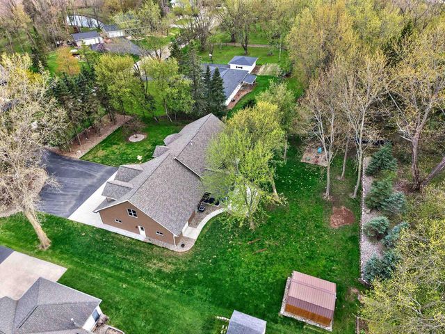 1216 E APPLE CREEK ROAD, Appleton, WI 54913