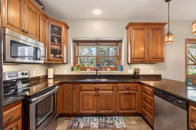 1216 E APPLE CREEK ROAD, Appleton, WI 54913