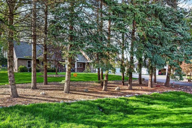1216 E APPLE CREEK ROAD, Appleton, WI 54913