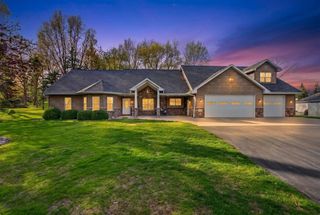 1216 E APPLE CREEK ROAD, Appleton, WI 54913
