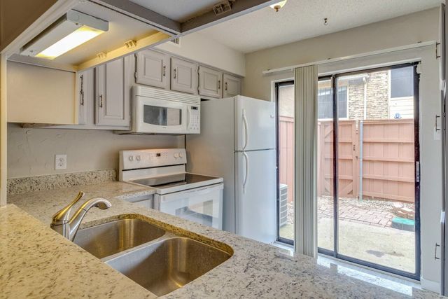 2620 Piedras 3, Irving, TX 75038