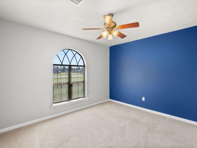 191 Delia Dr, Leesville, LA 71446