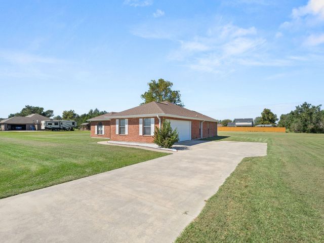 191 Delia Dr, Leesville, LA 71446