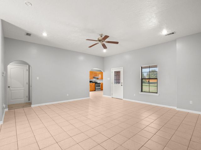 191 Delia Dr, Leesville, LA 71446