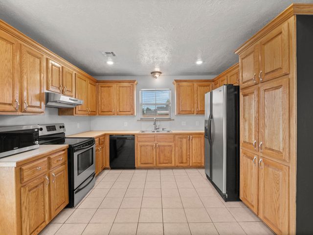 191 Delia Dr, Leesville, LA 71446