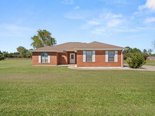 191 Delia Dr, Leesville, LA 71446