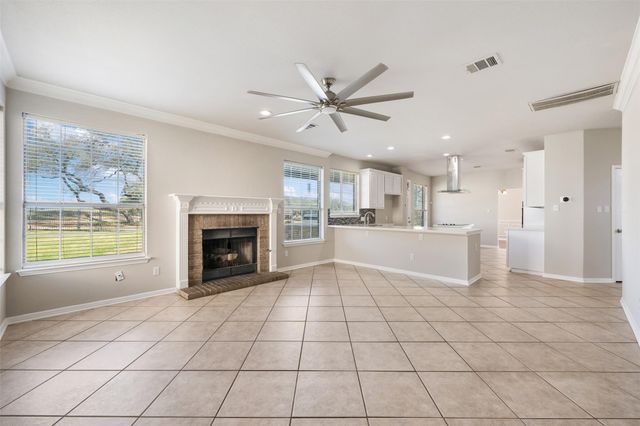 3893 Royal Troon DR, Round Rock, TX 78664