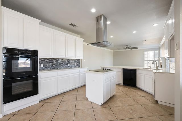 3893 Royal Troon DR, Round Rock, TX 78664