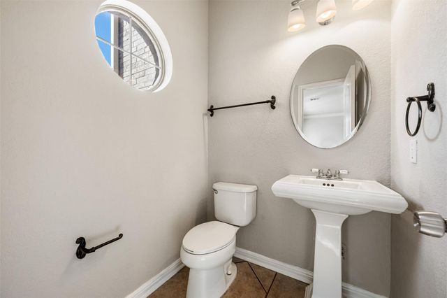 3893 Royal Troon DR, Round Rock, TX 78664