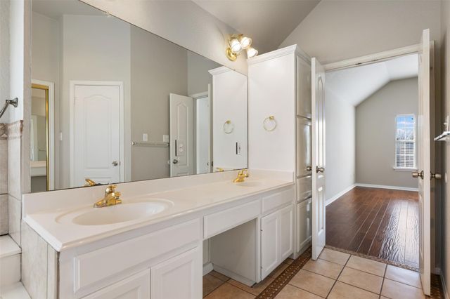 3893 Royal Troon DR, Round Rock, TX 78664