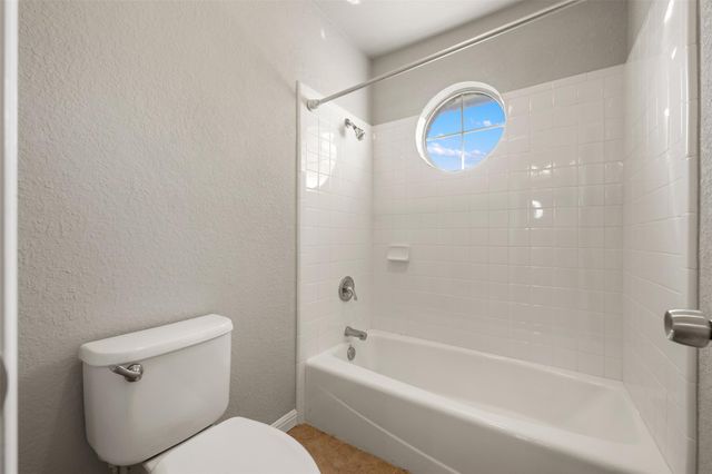 3893 Royal Troon DR, Round Rock, TX 78664