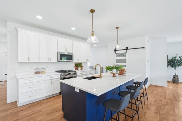 11532 W Tess Creek STREET, Franklin, WI 53132