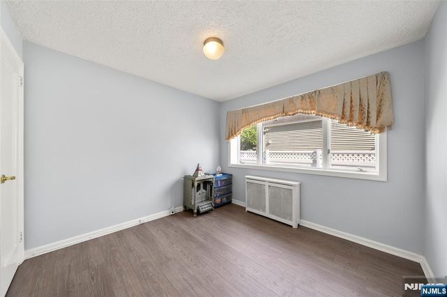 32-06 Rosalie Street, Fair Lawn, NJ 07410