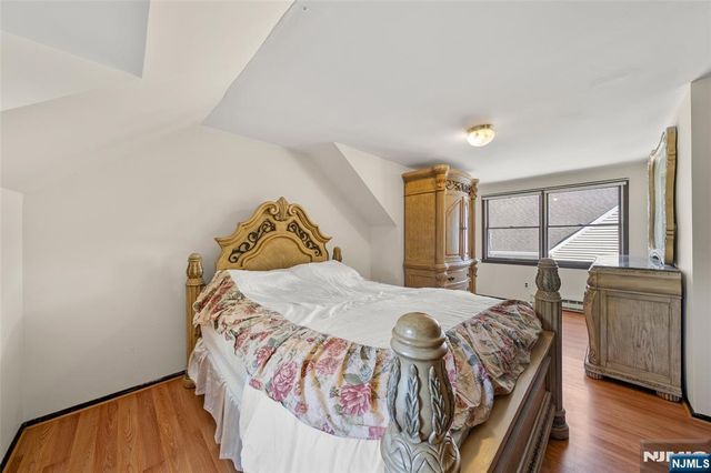 32-06 Rosalie Street, Fair Lawn, NJ 07410