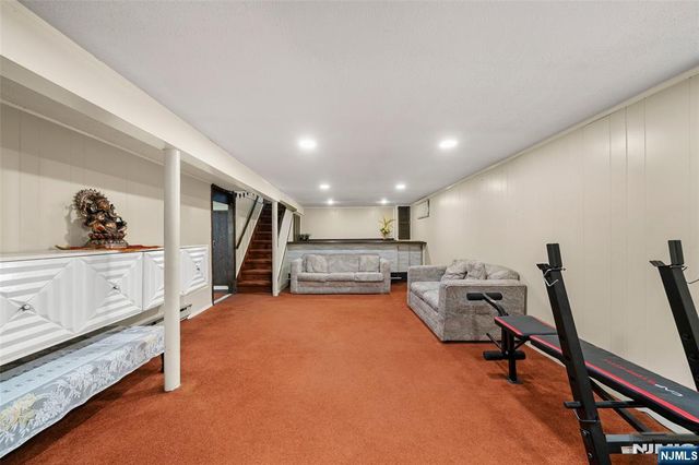 32-06 Rosalie Street, Fair Lawn, NJ 07410