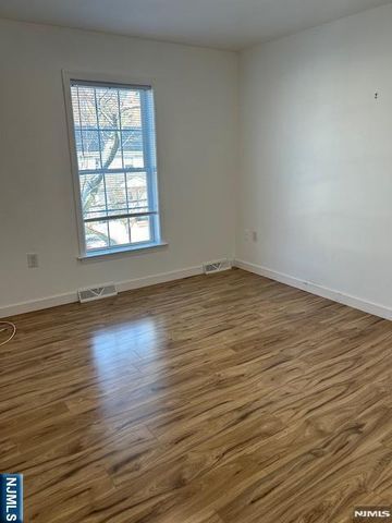 17 Zabriskie Street 1705, Hackensack, NJ 07601