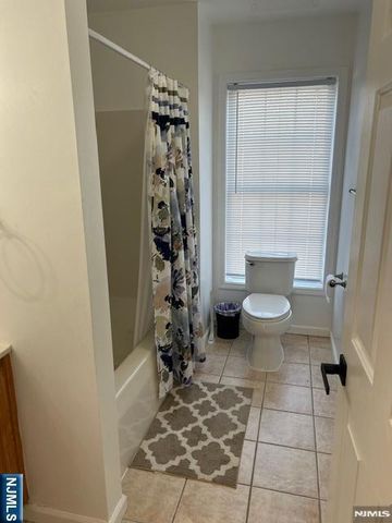 17 Zabriskie Street 1705, Hackensack, NJ 07601