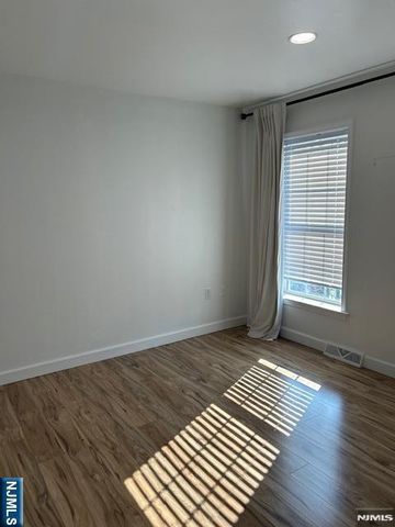 17 Zabriskie Street 1705, Hackensack, NJ 07601