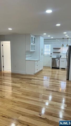 17 Zabriskie Street 1705, Hackensack, NJ 07601