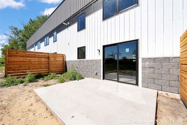 1500 Kooiman Avenue 9, Grand Haven, MI 49417