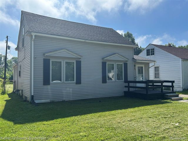 23076 Melrose Avenue, Eastpointe, MI 48021