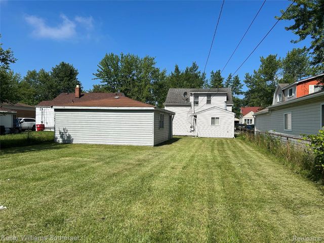 23076 Melrose Avenue, Eastpointe, MI 48021