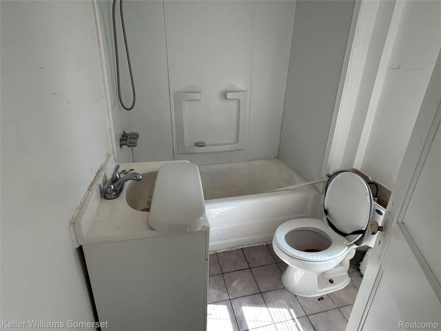 23076 Melrose Avenue, Eastpointe, MI 48021