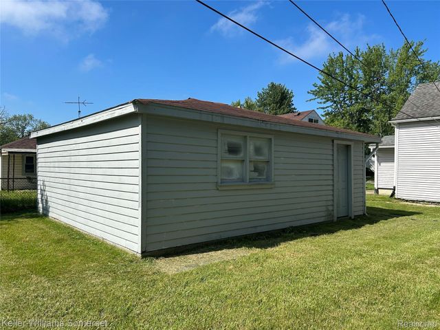 23076 Melrose Avenue, Eastpointe, MI 48021