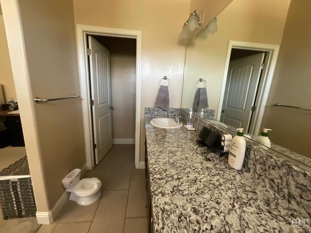 5822 Blue Spruce Avenue, Bakersfield, CA 93313