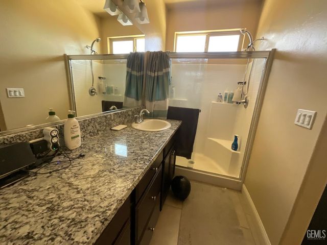5822 Blue Spruce Avenue, Bakersfield, CA 93313