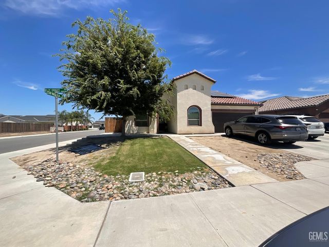 5822 Blue Spruce Avenue, Bakersfield, CA 93313