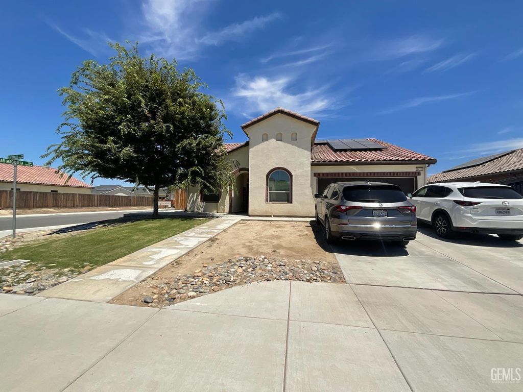 5822 Blue Spruce Avenue, Bakersfield, CA 93313