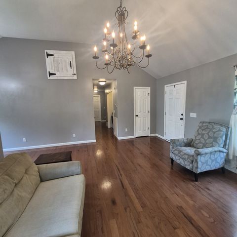 215 April Dr, Old Hickory, TN 37138