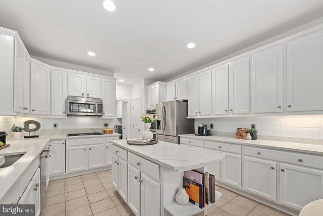 5276 WINTER VIEW DR, Alexandria, VA 22312