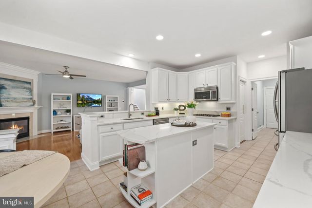 5276 WINTER VIEW DR, Alexandria, VA 22312