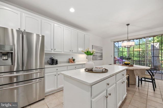 5276 WINTER VIEW DR, Alexandria, VA 22312
