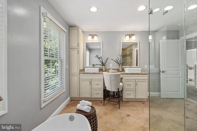 5276 WINTER VIEW DR, Alexandria, VA 22312