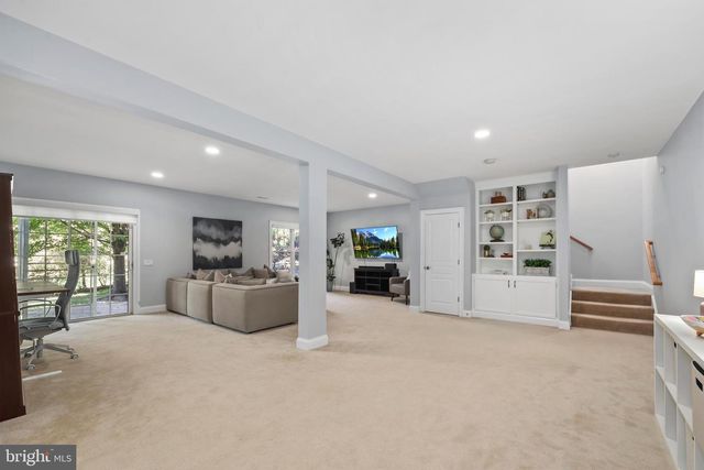 5276 WINTER VIEW DR, Alexandria, VA 22312