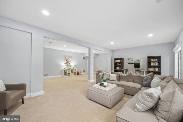5276 WINTER VIEW DR, Alexandria, VA 22312